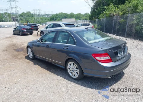 2008 Mercedes-Benz C 300 Luxury 4Matic/Sport 4Matic z USA, uszkodzony, nr VIN WDDGF81X58F175432